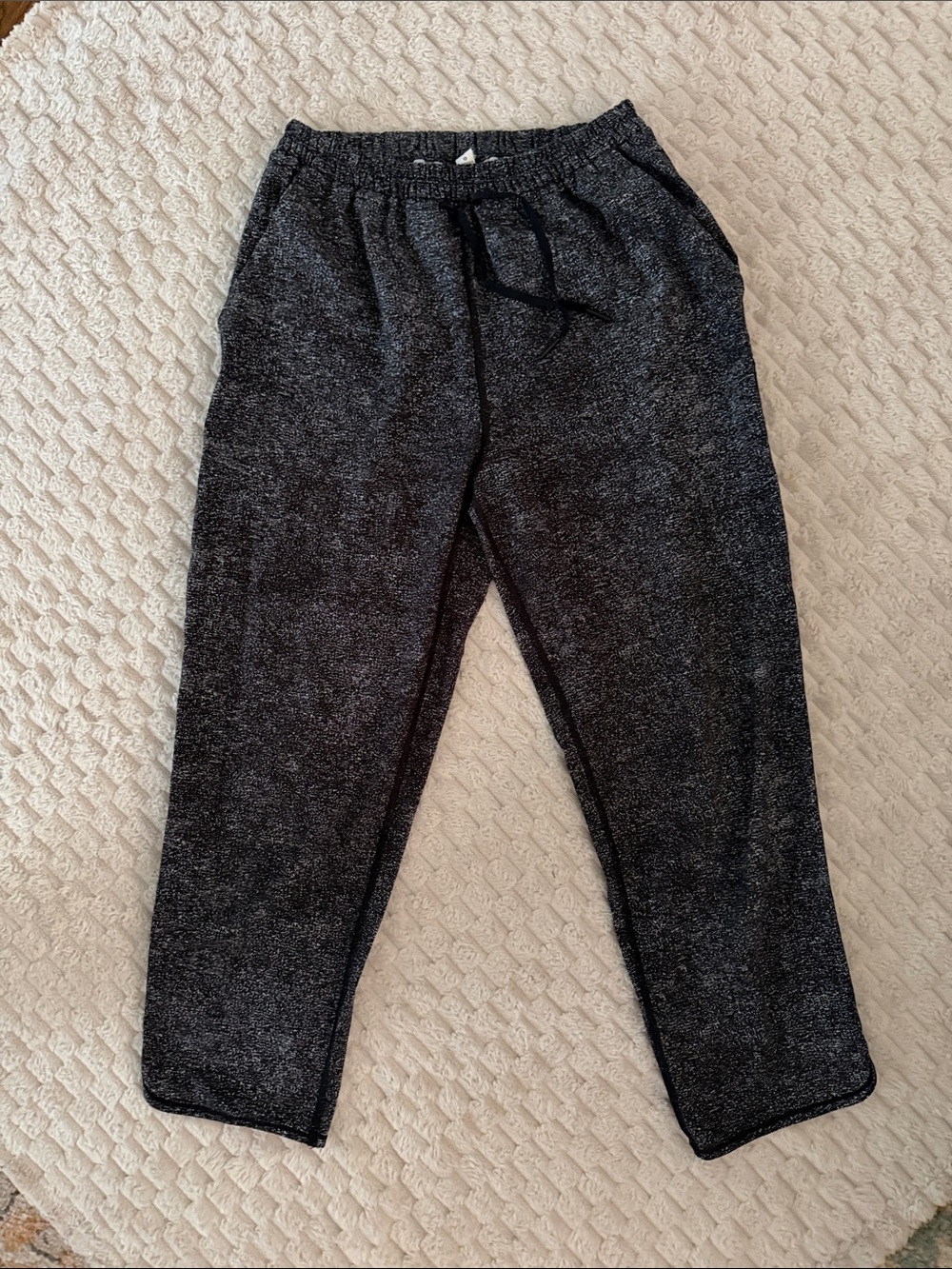 Lululemon On The Fly Pants Heathered Black Gray Size 4